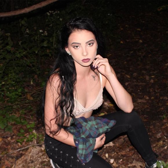 Meet your Posher, Gina - Picture 1 of 1